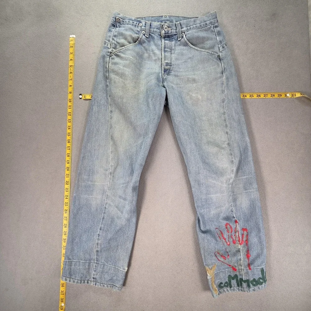 VTG‎ Levis Engineered Jeans Mens Light Wash Blue Twisted Painted Fits 29x29